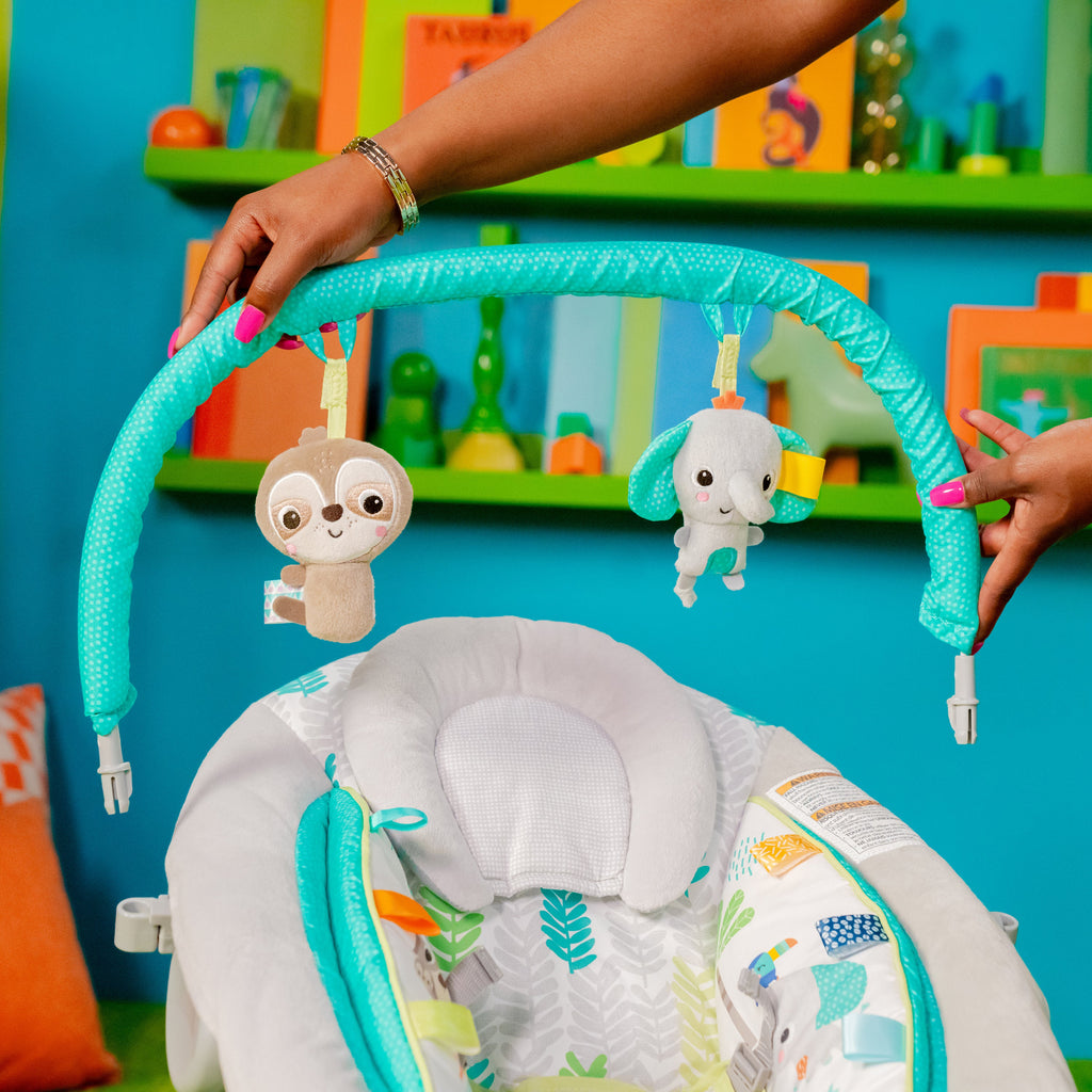 Bright Starts Jungle Vines Comfy Baby Bouncer with Vibrating Infant Seat & Taggies