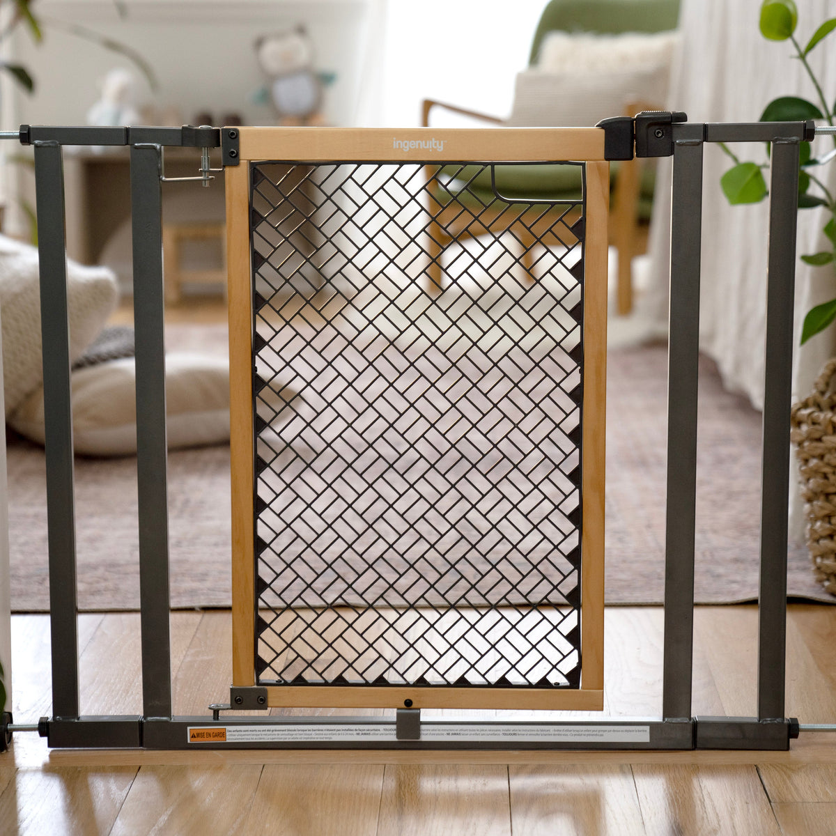 Ingenuity The Doorway 36S Series Pet and Baby Gate, Openings 28-36 Wide
