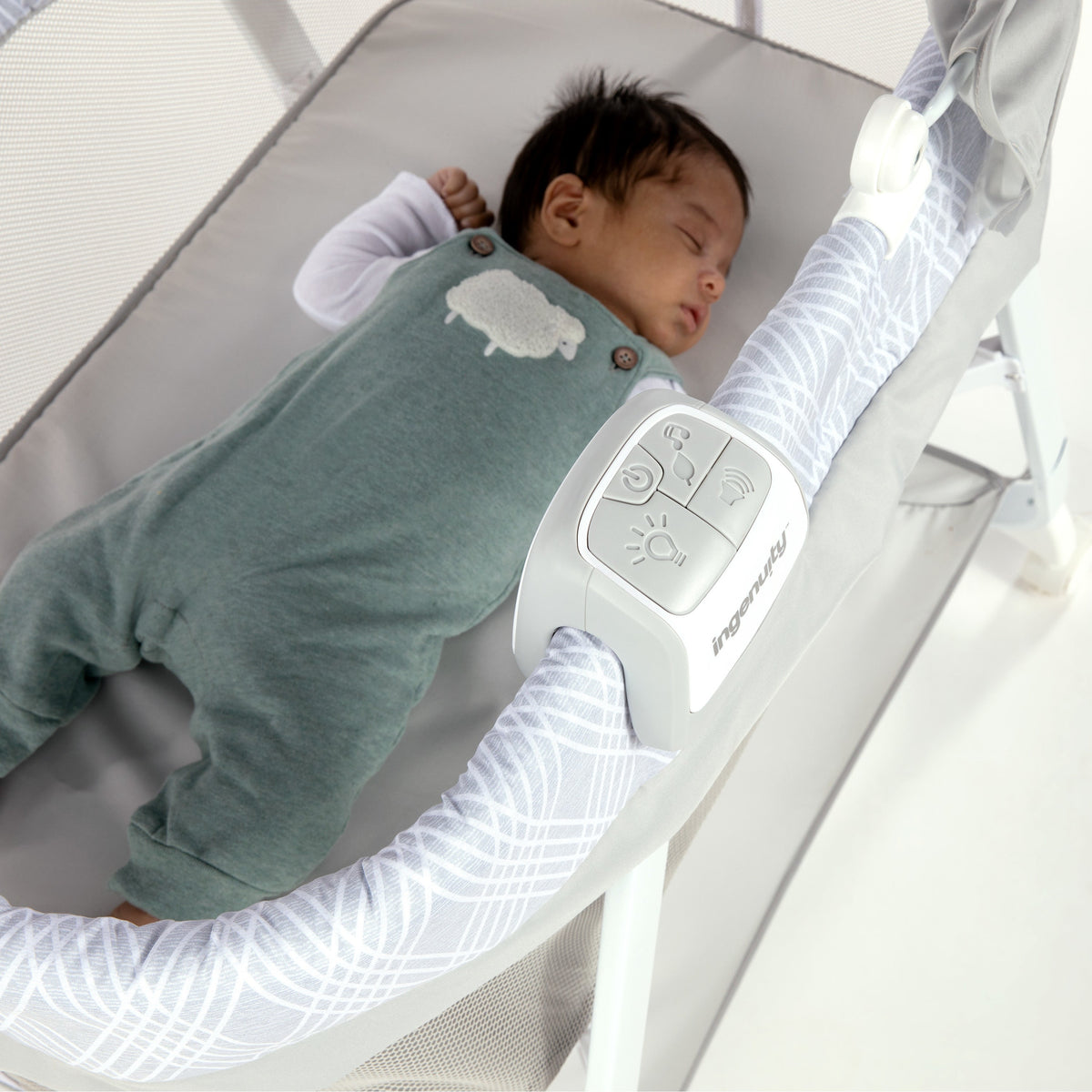 Lullanight Soothing 
Bassinet - Gem